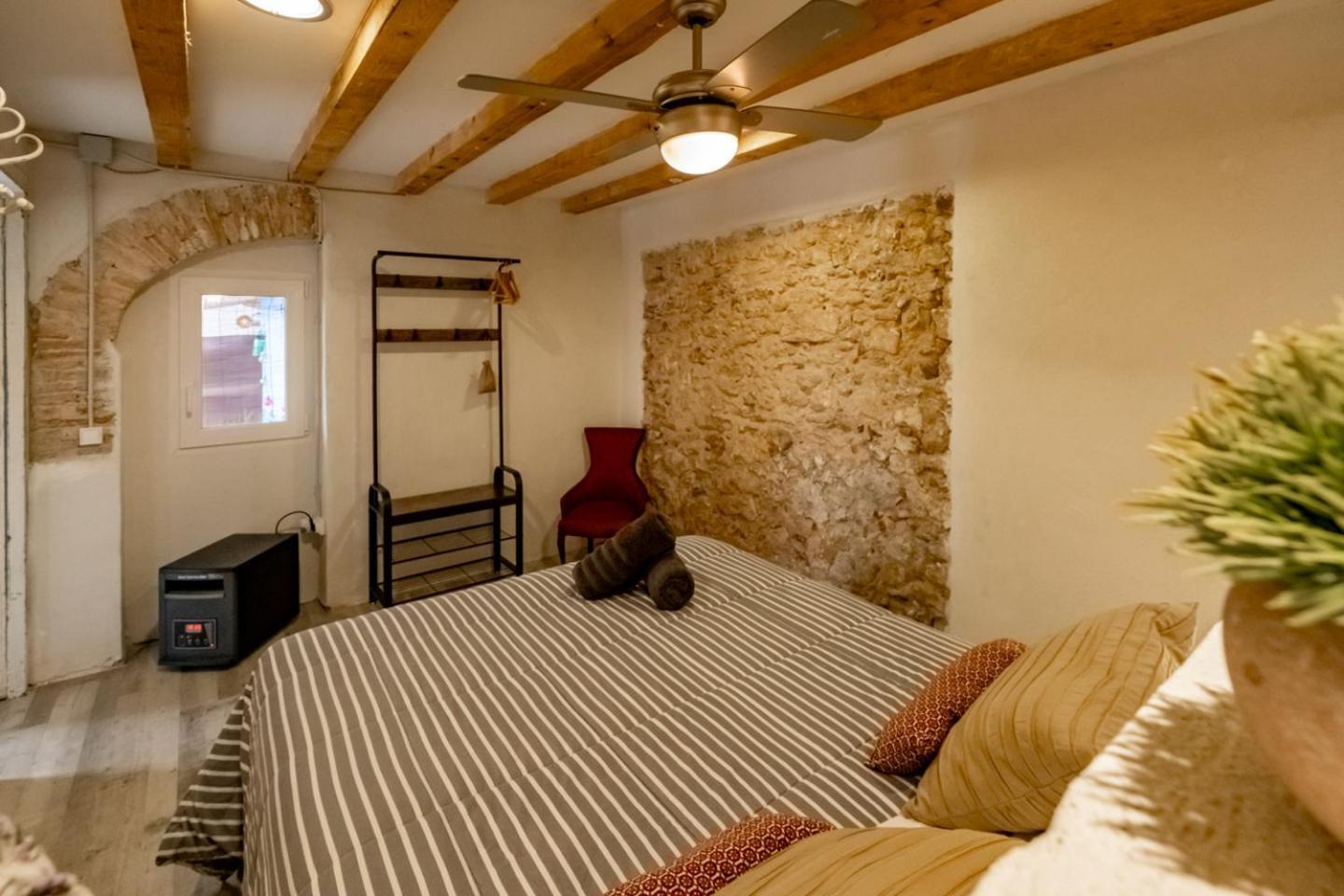 En El Corazón De Tarragona. Planta Baja Con Patio. Apartamento *
