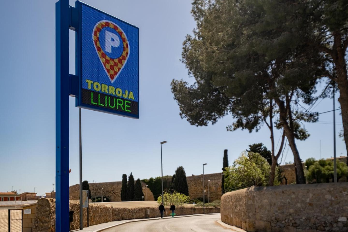 Apartamento En El Corazón De Tarragona. Planta Baja Con Patio.