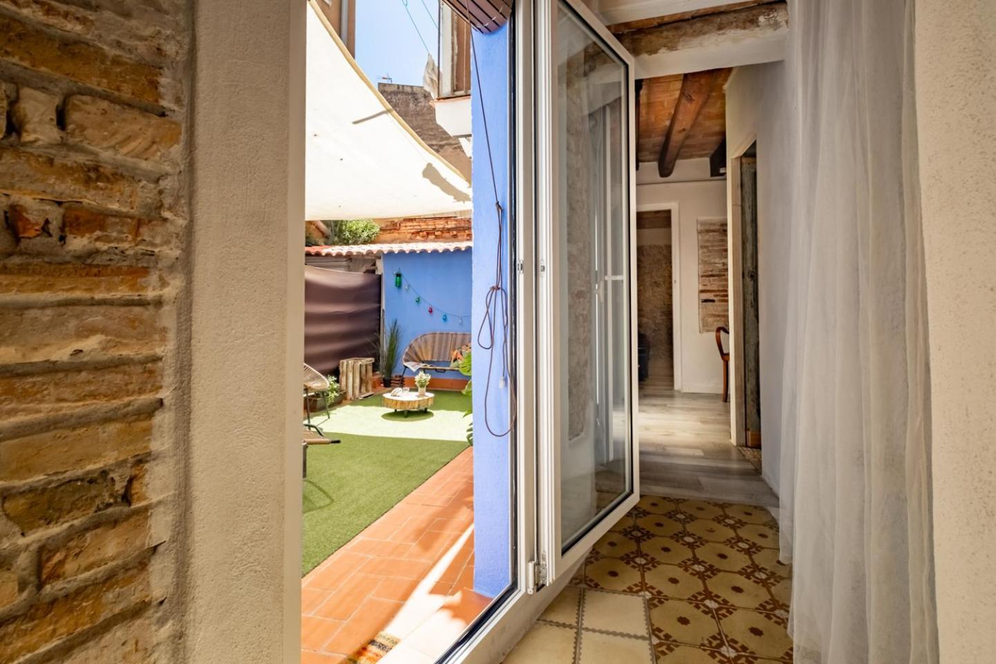 En El Corazón De Tarragona. Planta Baja Con Patio. Apartamento