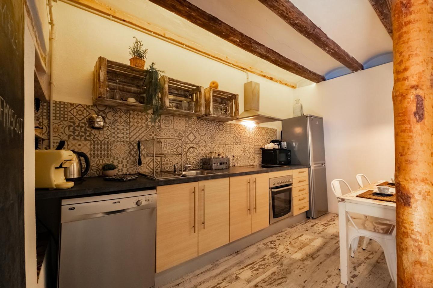 En El Corazón De Tarragona. Planta Baja Con Patio. Apartamento *