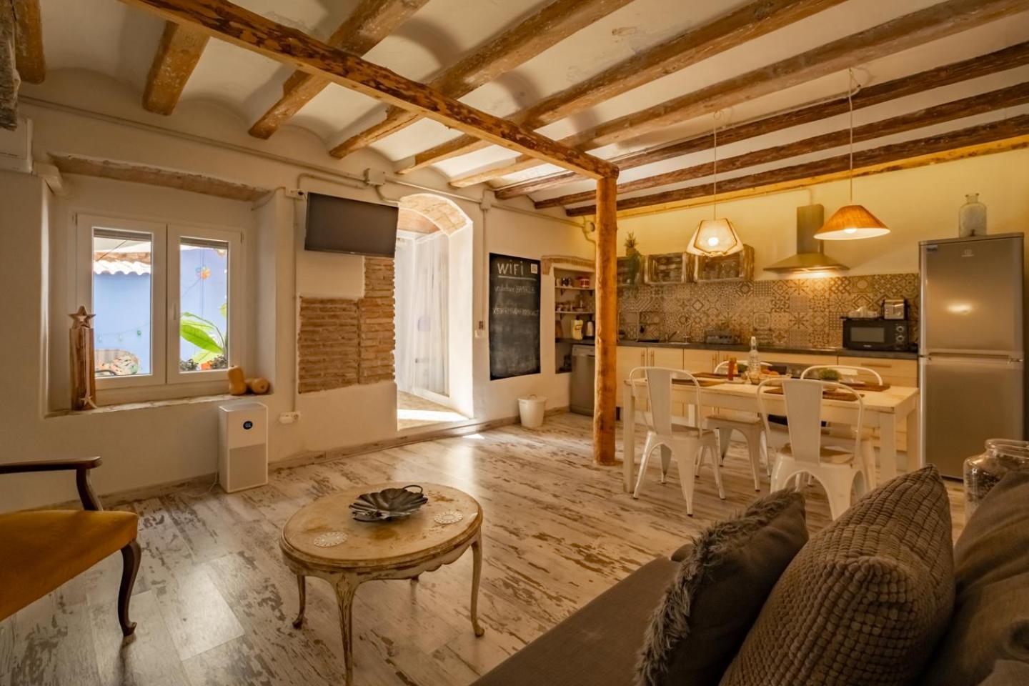 En El Corazón De Tarragona. Planta Baja Con Patio. Apartamento *