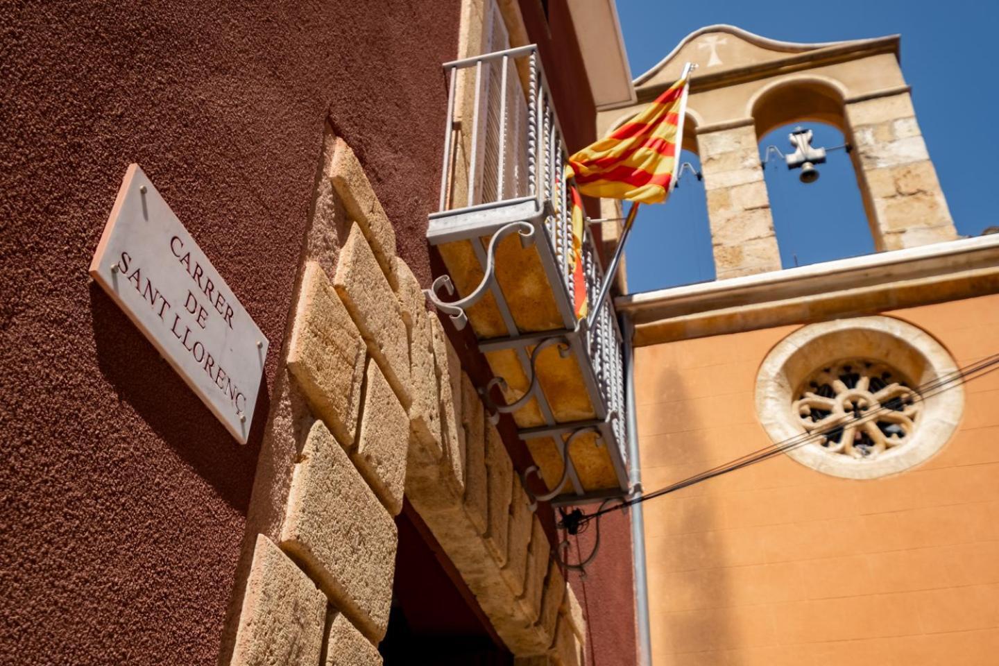 Apartamento En El Corazón De Tarragona. Planta Baja Con Patio.