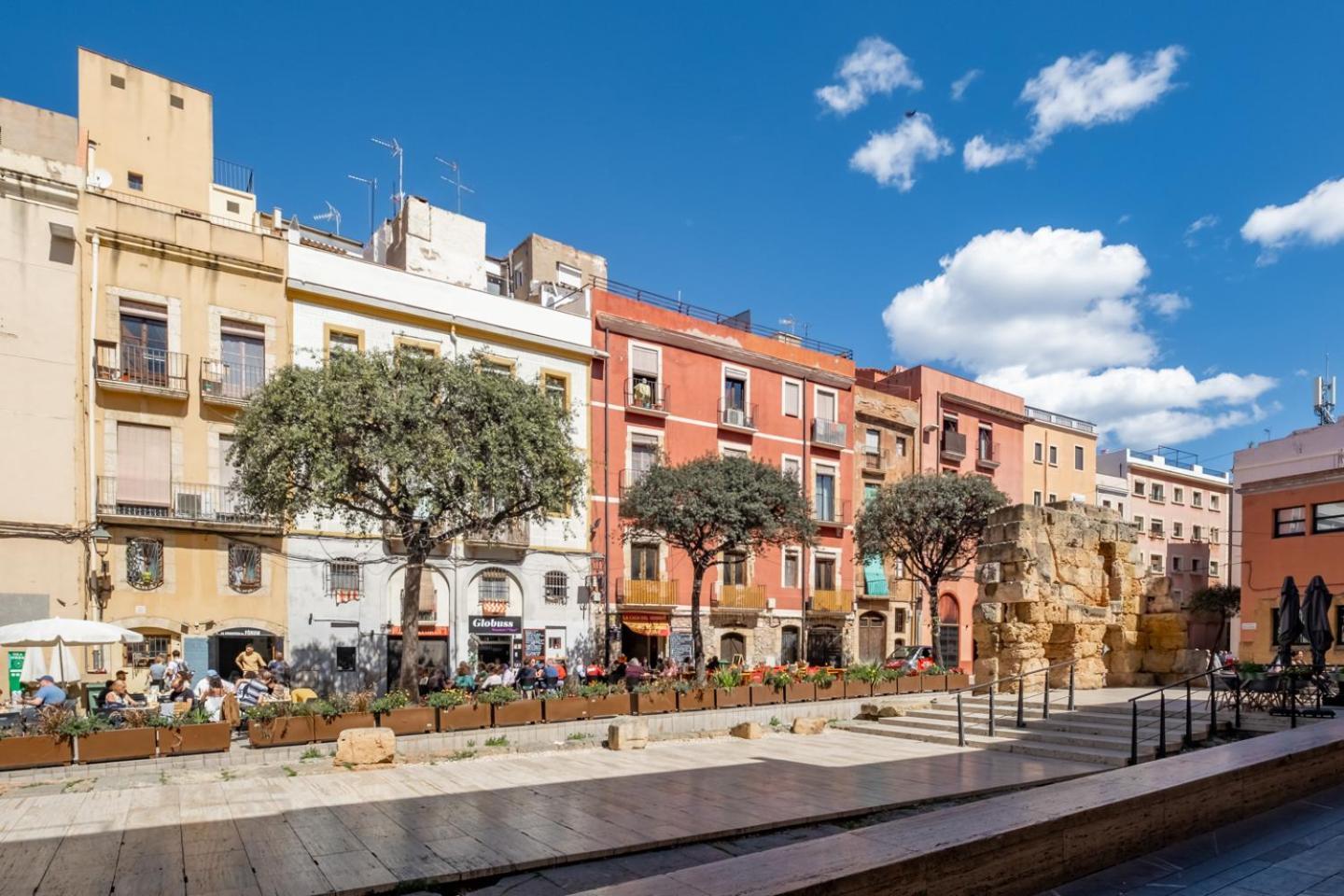 En El Corazon De Tarragona. Planta Baja Con Patio. Apartment